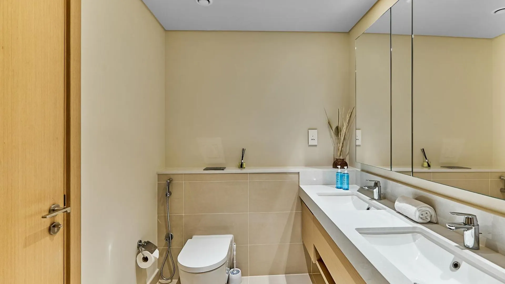 Bnbmehomes - Harbour Gate Tower 2 Apartment Dubai