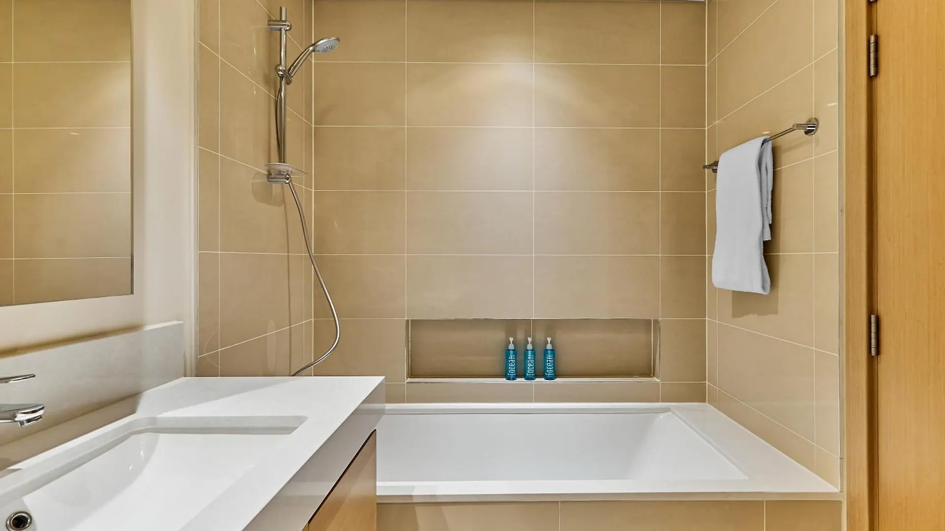Bnbmehomes - Harbour Gate Tower 2 Dubai